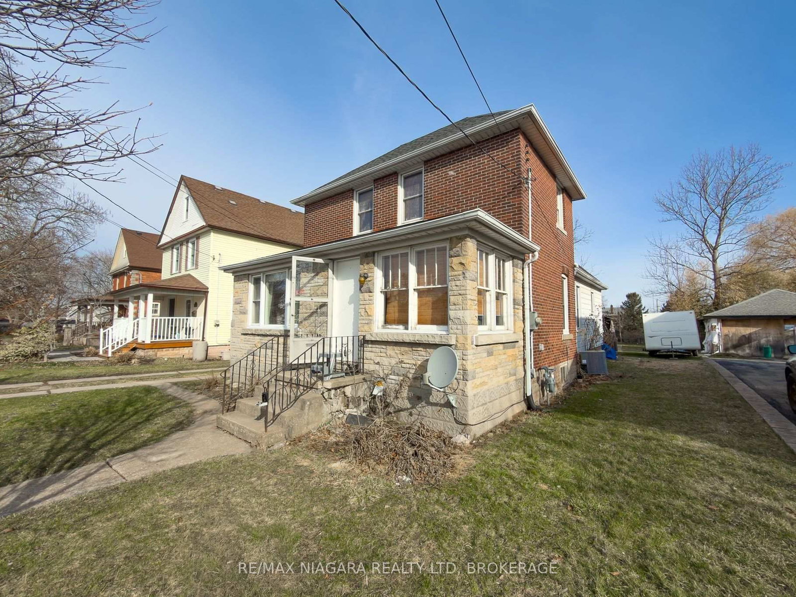 Detached House for sale at 268 Emerick Avenue, Fort Erie, Ontario, L2A 2W5 - Central - MLS: X12930258