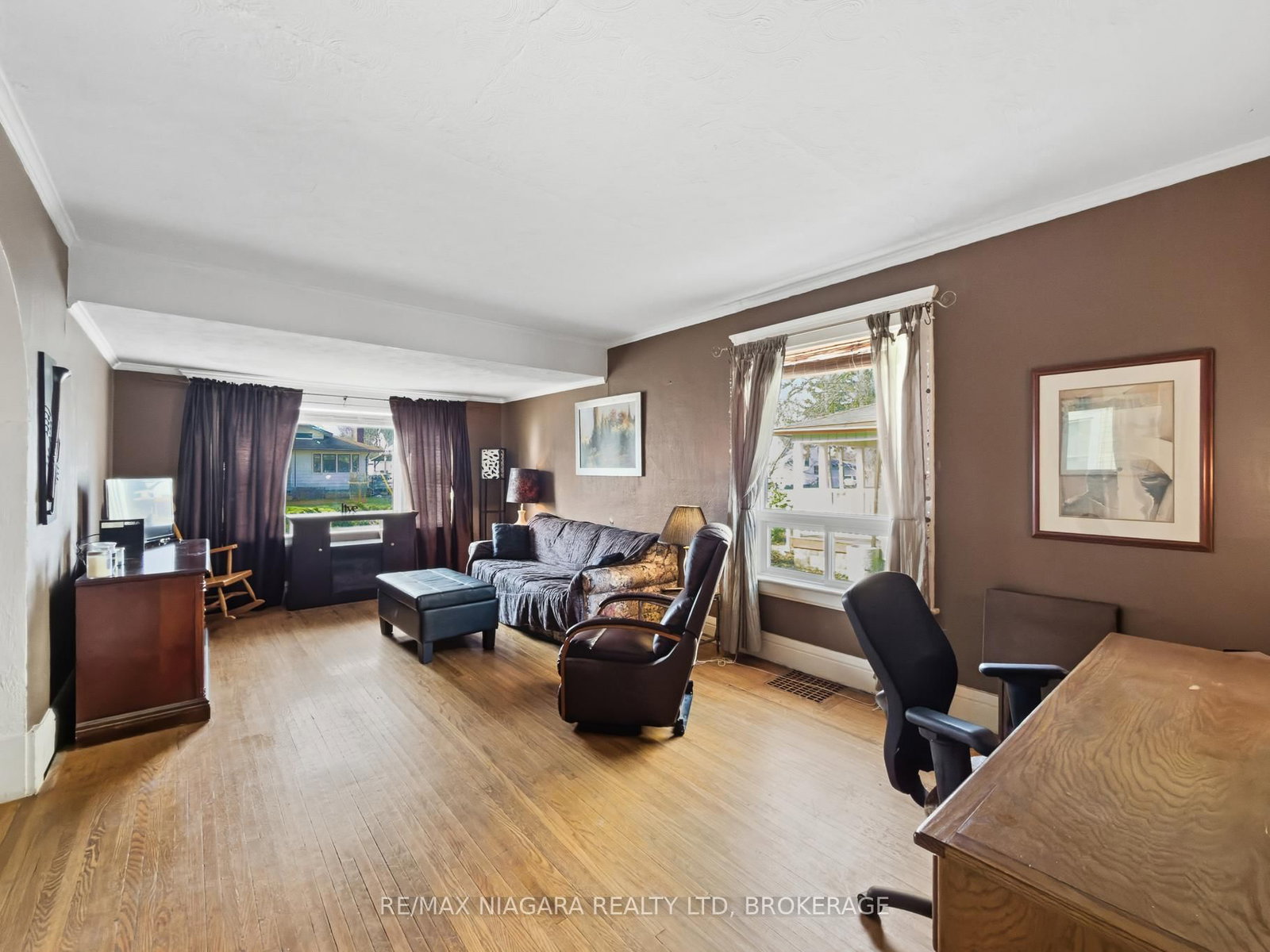 Detached House for sale at 268 Emerick Avenue, Fort Erie, Ontario, L2A 2W5 - Central - MLS: X12930258