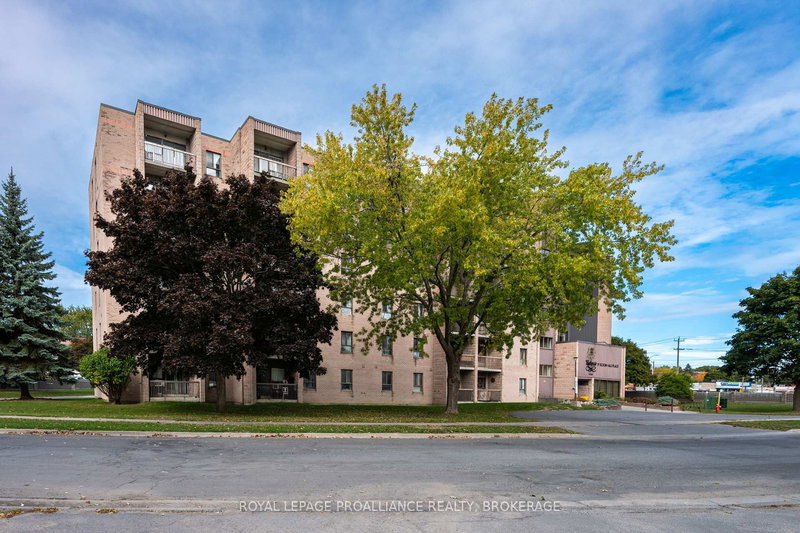 510 - 17 Eldon Hall Pl, Kingston, K7M 7H5 | Image 3