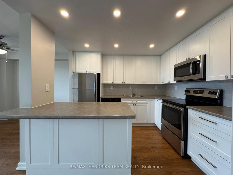 127 - 5611 Valley Way, Niagara Falls, L2E 7A9 | Image 2