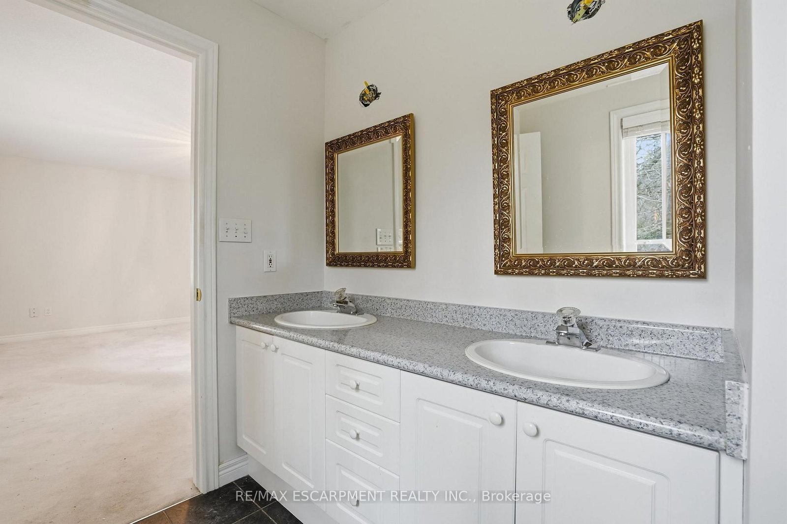 Detached House for sale at 65 Jerseyville Road, Hamilton, Ontario, L9G 1K2 - Ancaster - MLS: X12930910