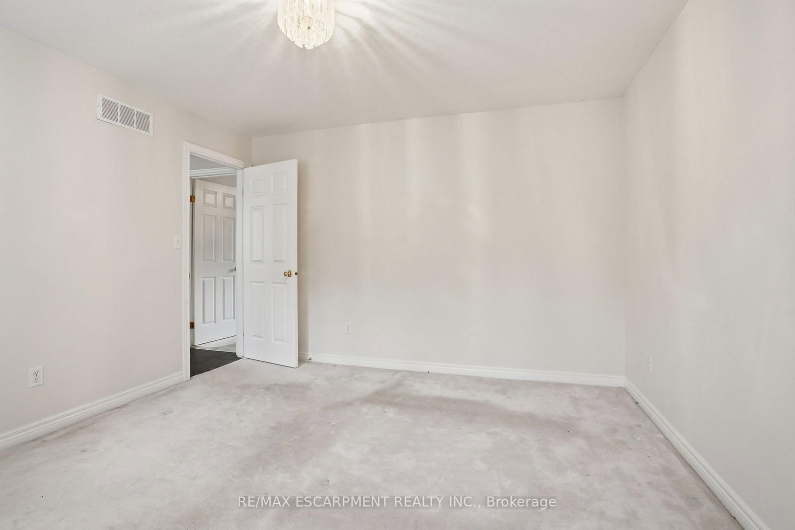 Detached House for sale at 65 Jerseyville Road, Hamilton, Ontario, L9G 1K2 - Ancaster - MLS: X12930910