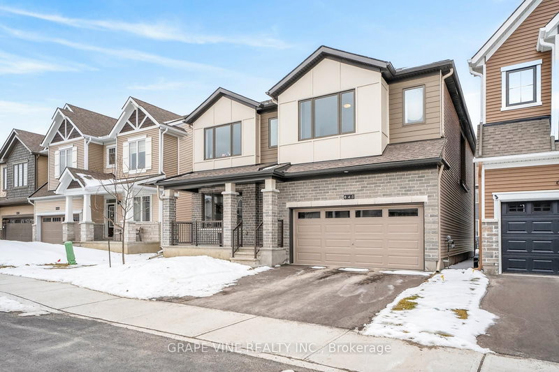 home for sale on 845 Pearly Everlasting Crescent