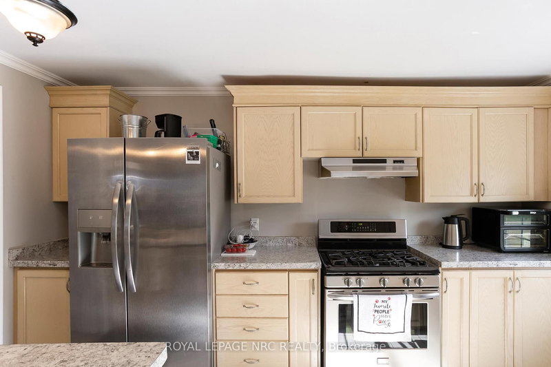 98 Haun Rd, Fort Erie, L0S 1B0 | Image 3