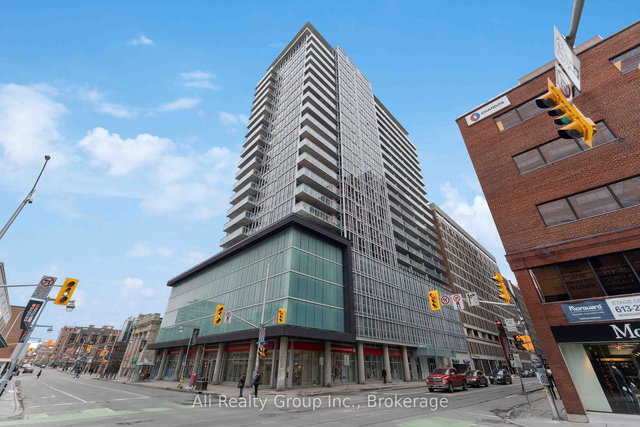 714 - 324 Laurier Avenue W