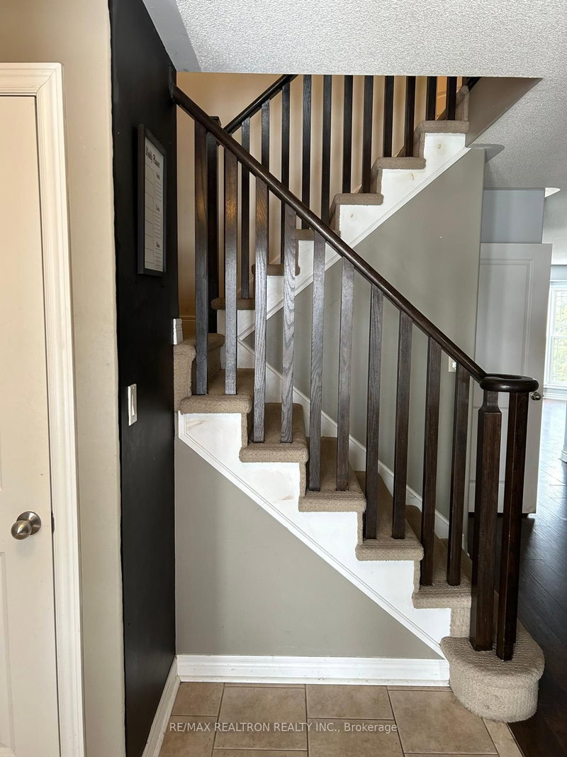 132 Bowen Dr, Peterborough, K9H 0C1 | Image 2