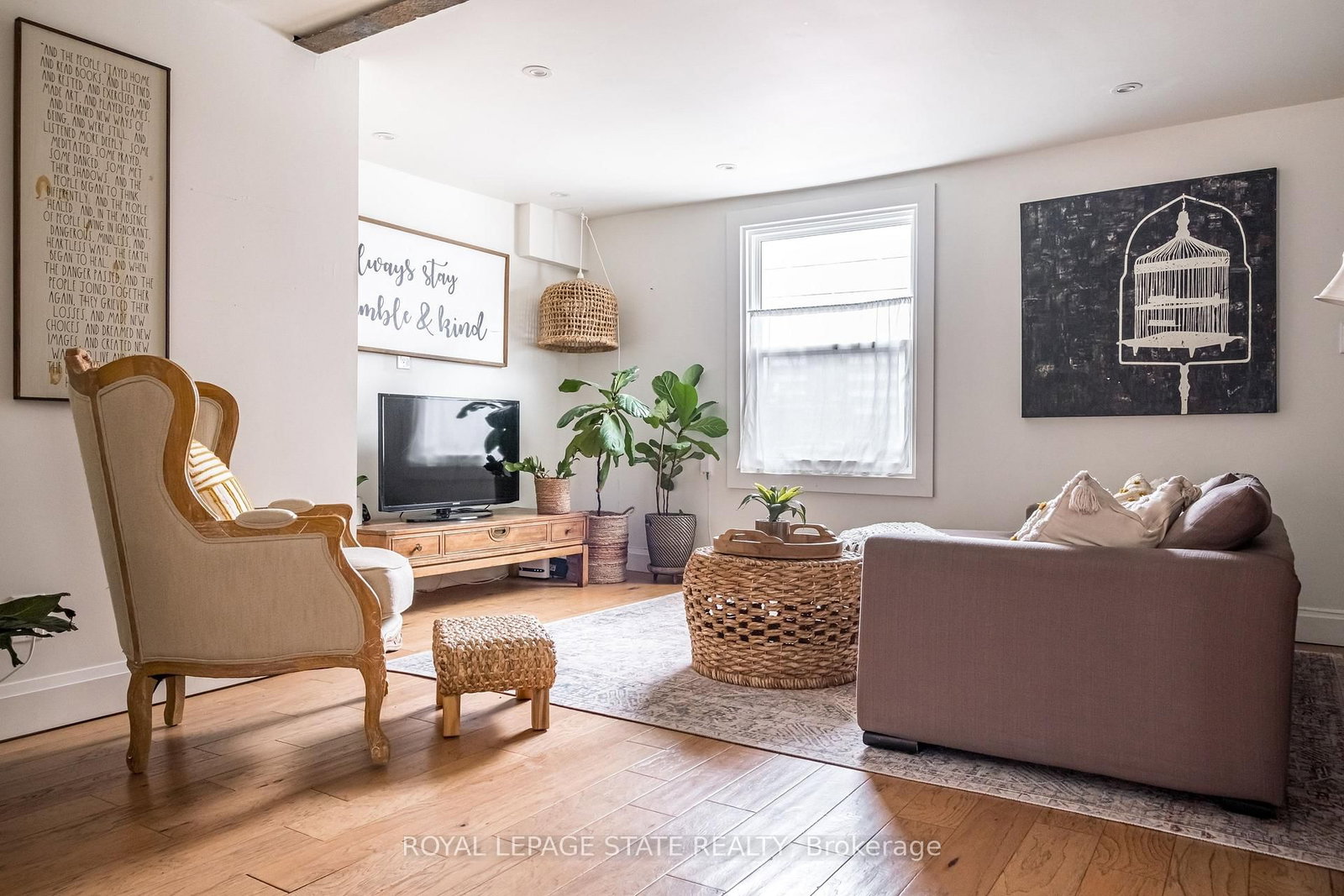 Detached House for sale at 39 Park Street, Hamilton, Ontario, L9H 1C9 - Dundas - MLS: X12932038