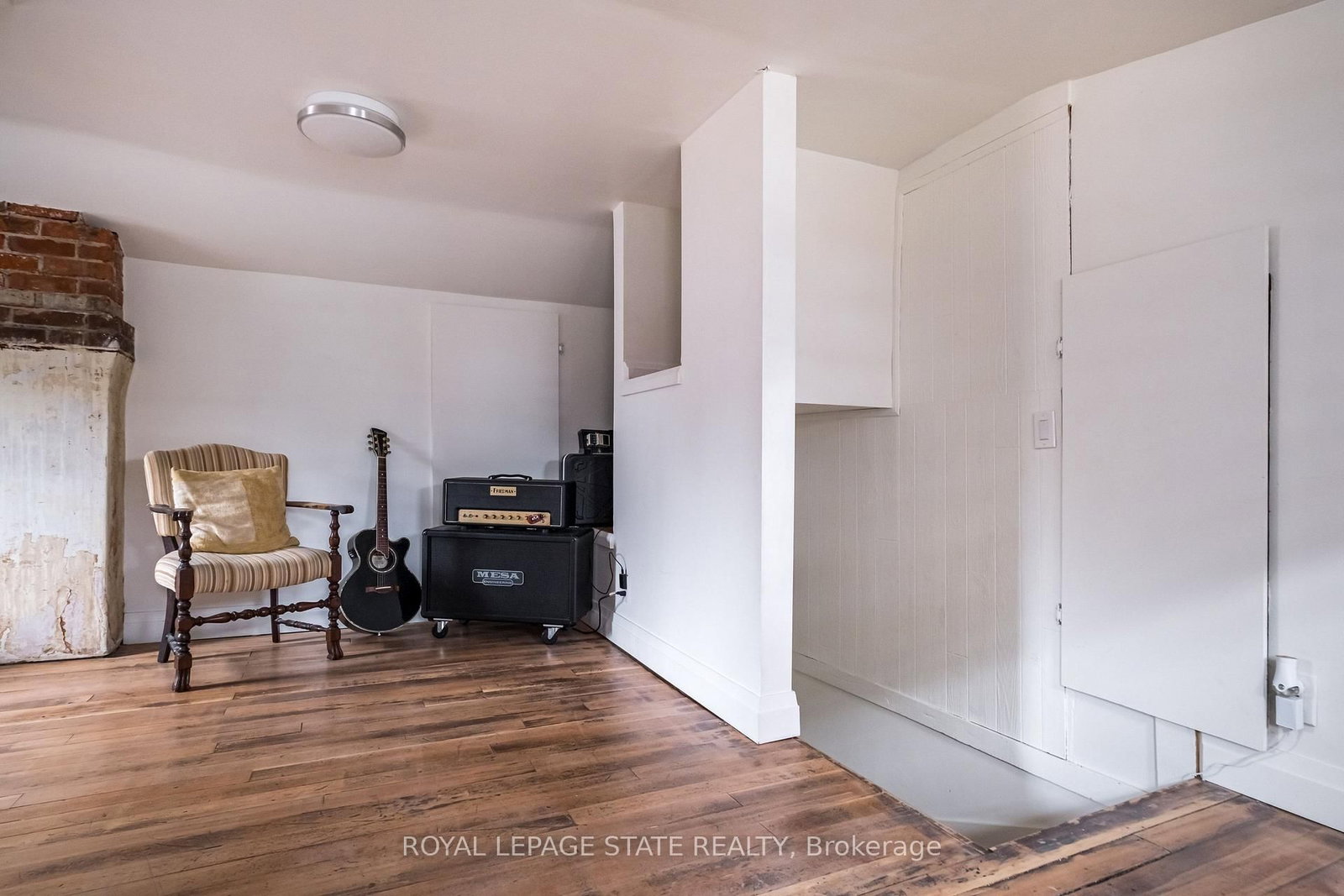 Detached House for sale at 39 Park Street, Hamilton, Ontario, L9H 1C9 - Dundas - MLS: X12932038