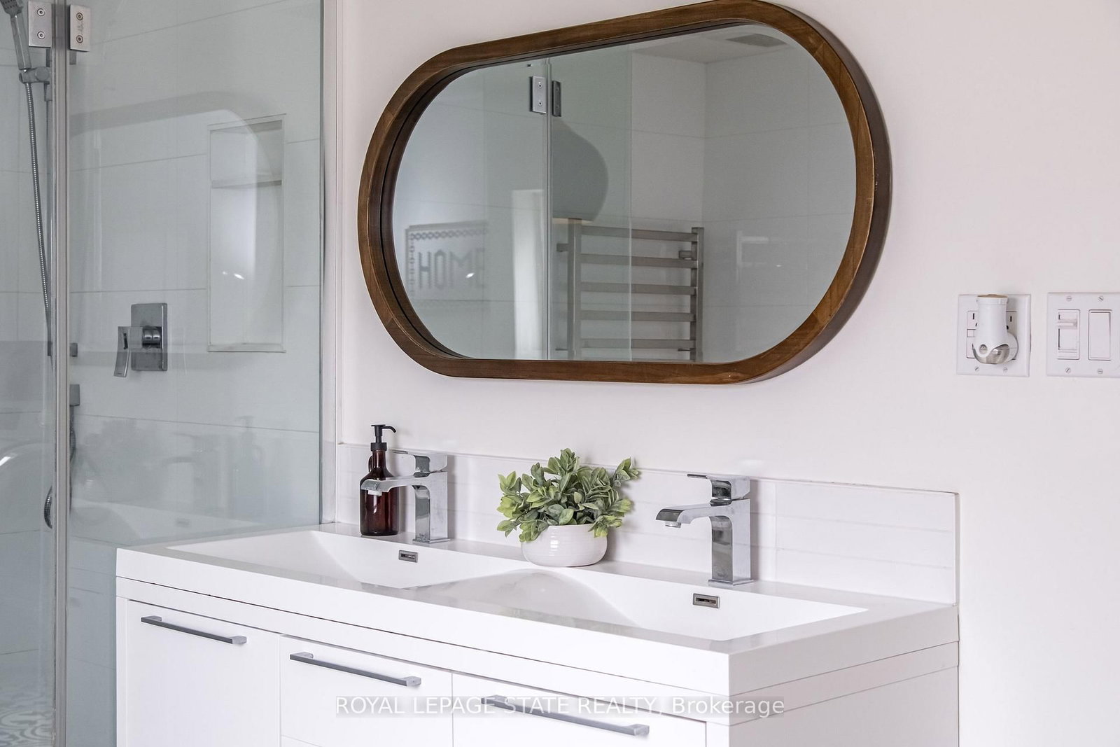 Detached House for sale at 39 Park Street, Hamilton, Ontario, L9H 1C9 - Dundas - MLS: X12932038