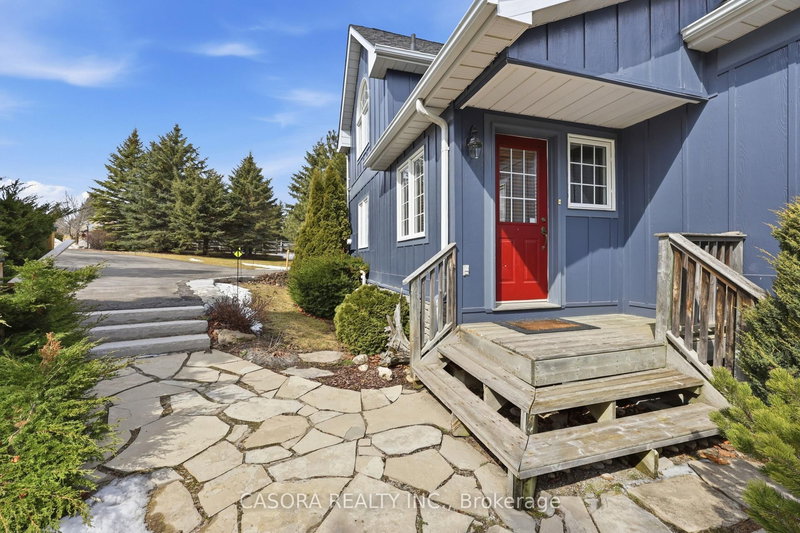 22 Lloyd's Traverse Cres, Mulmur, L9V 3H6 | Image 3