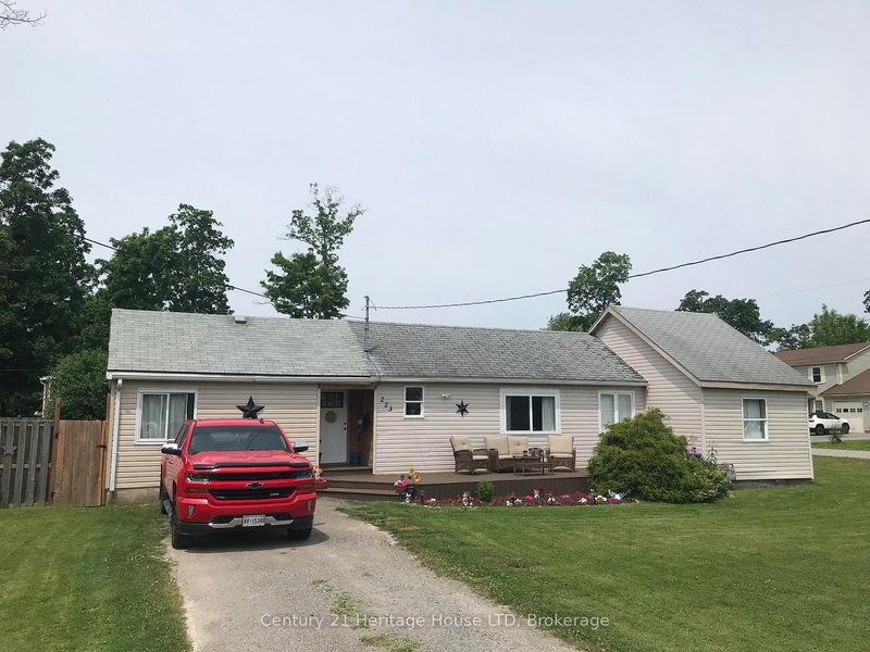 223 Bernard Ave, Fort Erie, L0S 1N0 | Image 2