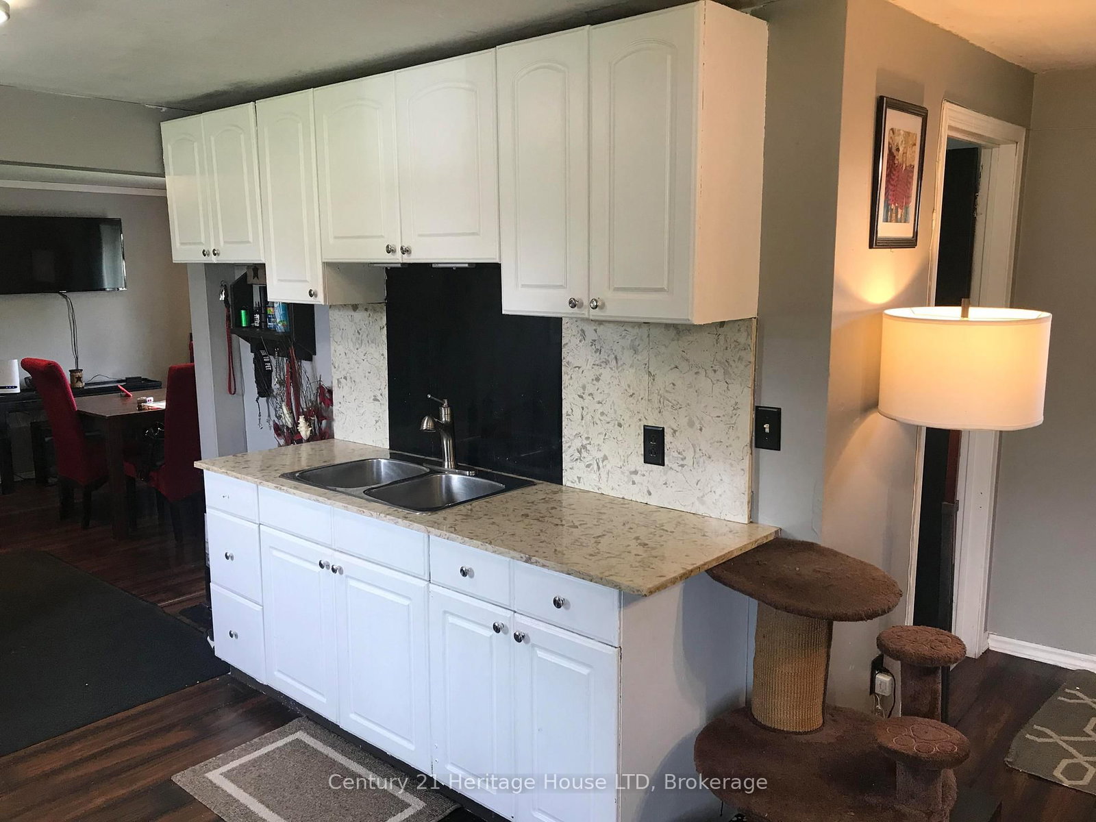 Detached House for sale at 223 Bernard Avenue, Fort Erie, Ontario, L0S 1N0 - Ridgeway - MLS: X12932156