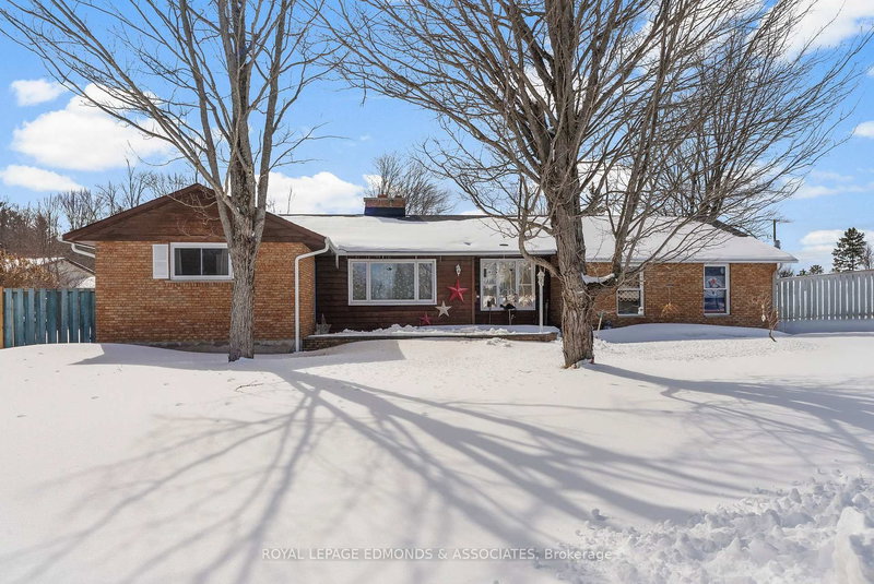 58 Hilda St, Petawawa, K8H 2Z5 | Image 3