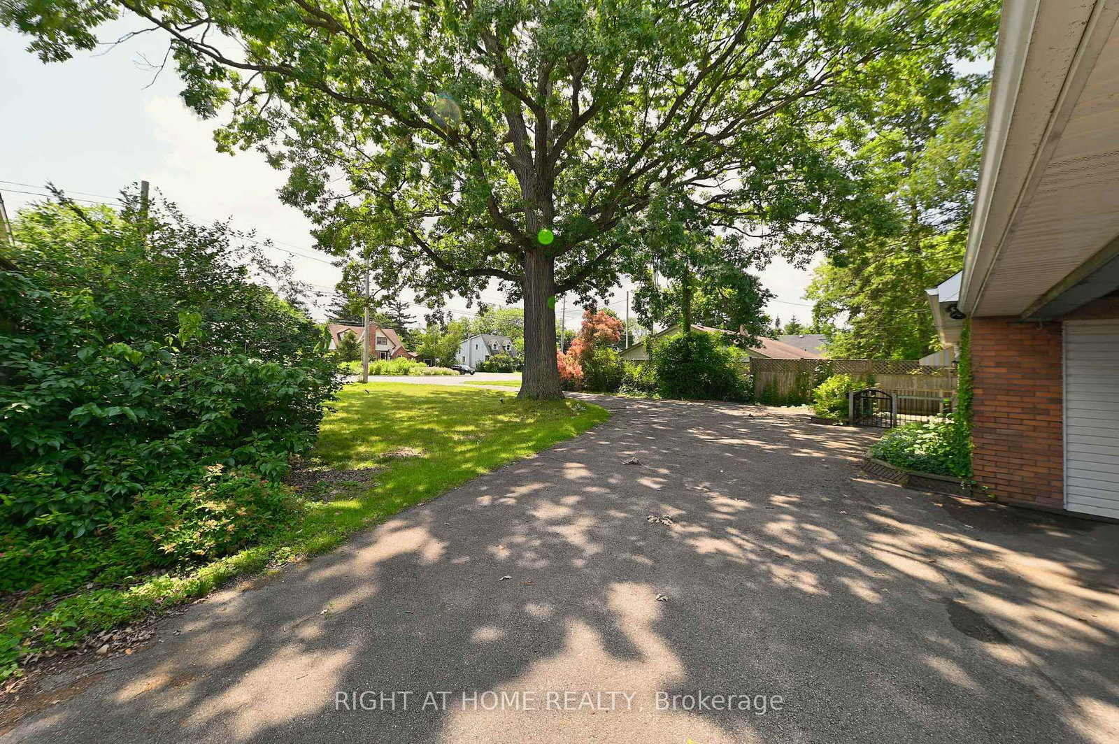 210 Speedvale Avenue E, Unit Unit 2 - Photo 2