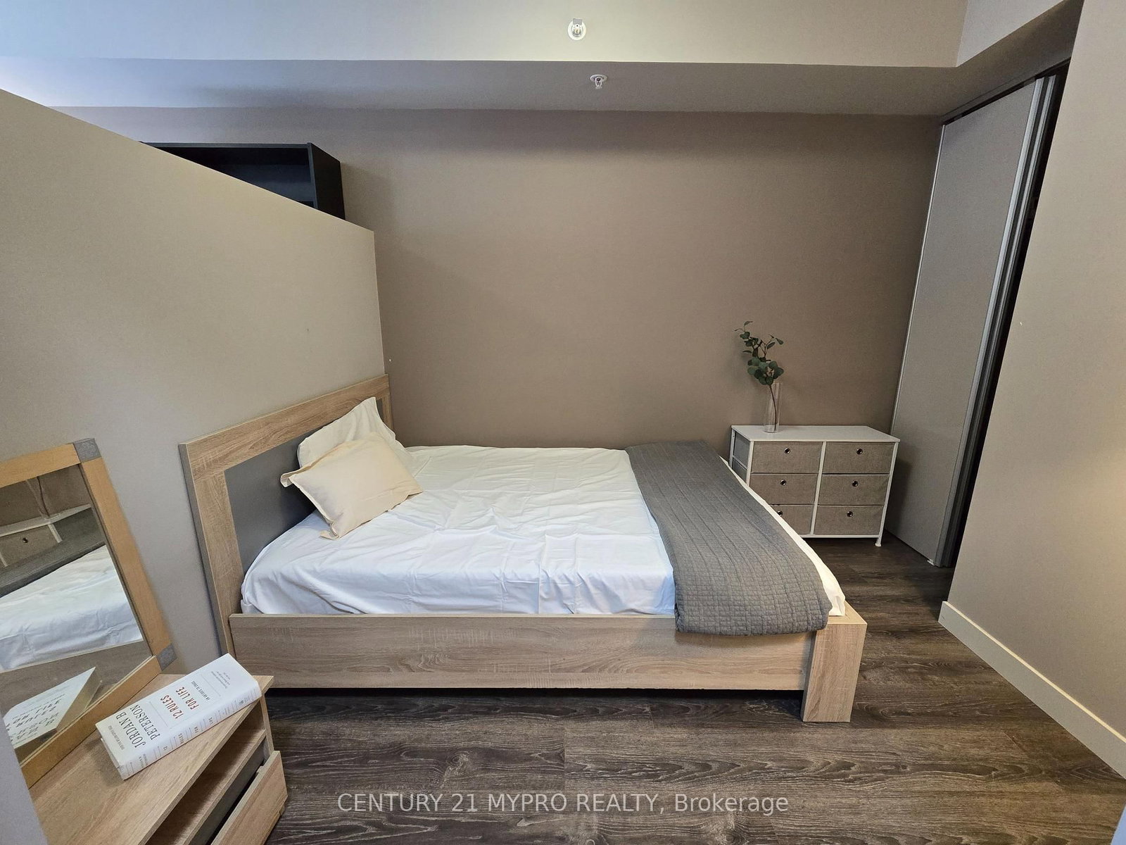 308 Lester Street, Unit 416 - Photo 11