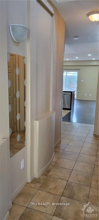 110 Potts Private, Ottawa, K4A 0N7 | Image 3