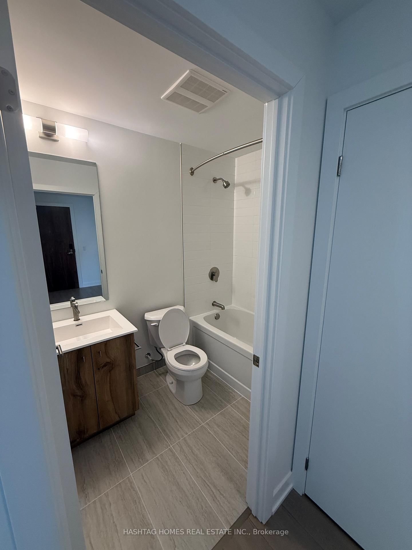 25 Wellington Street, Unit 810 - Photo 12