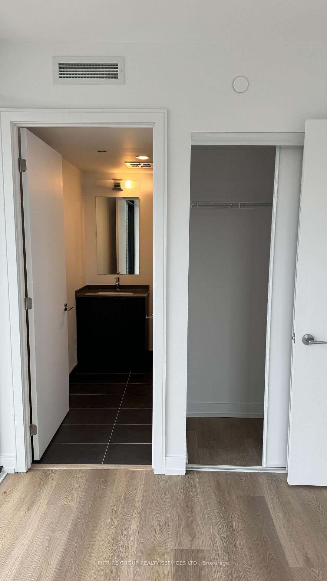 Condo for sale at 1208-1 Jarvis Street, Hamilton, Ontario, L8R 3J2 - Beasley - MLS: X12932880