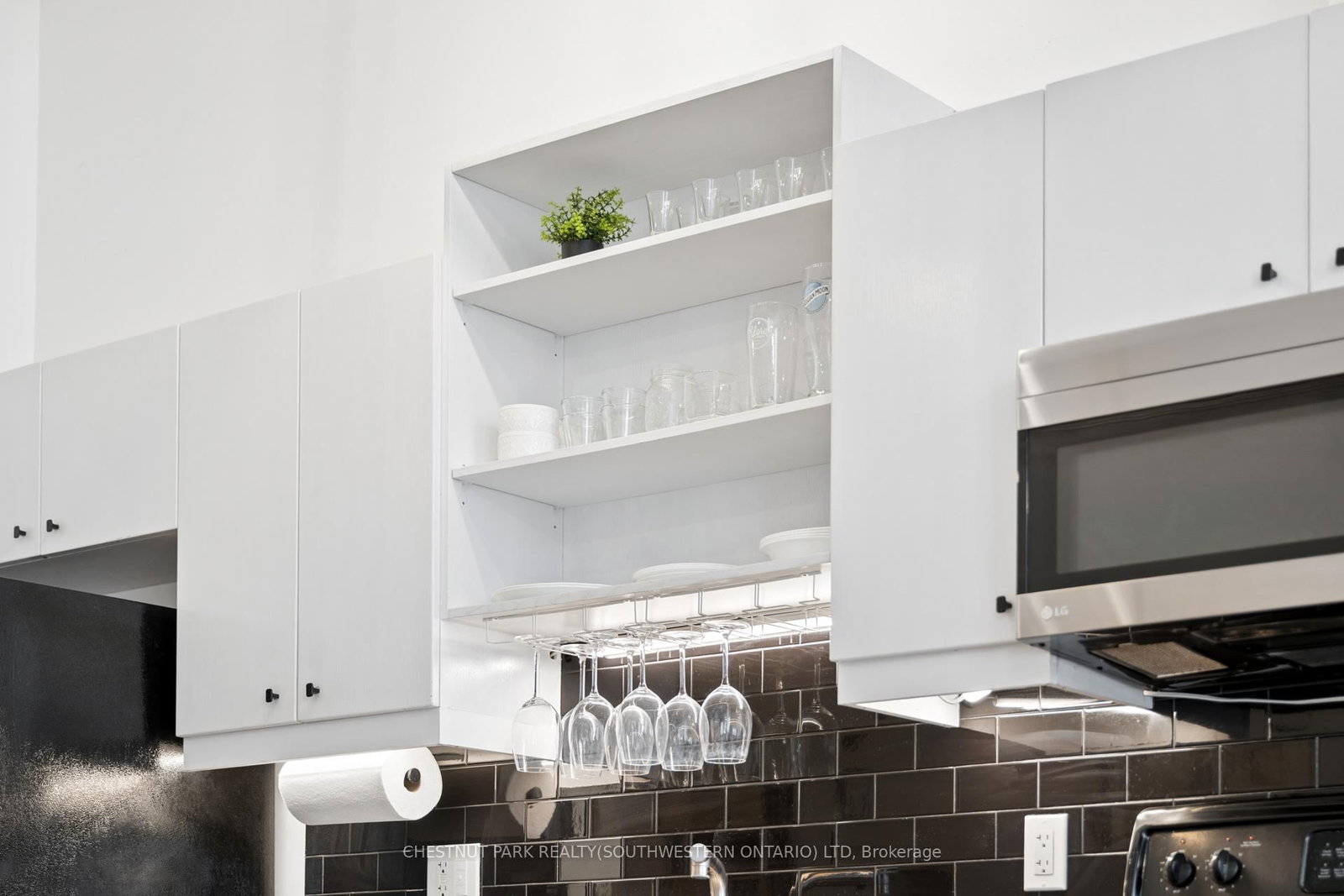 410 King Street W, Unit 102 - Photo 9