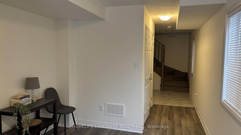 19 Pogie Dr, Welland, L3B 0P2 | Image 3