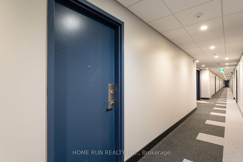 302 - 397 Codds Rd, Ottawa, K1K 5C7 | Image 2