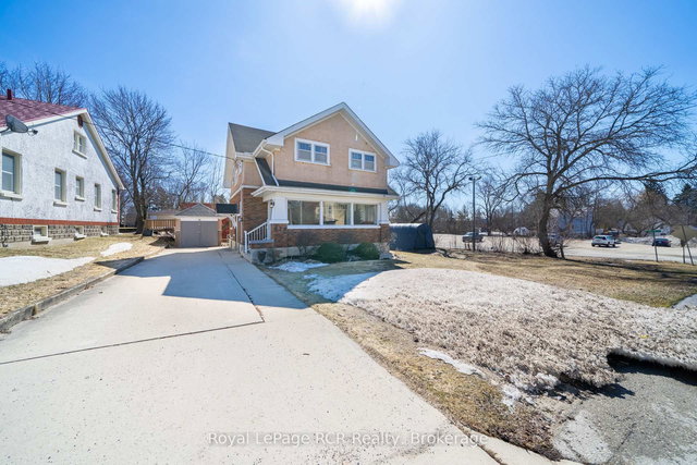 429 Lambton Street W