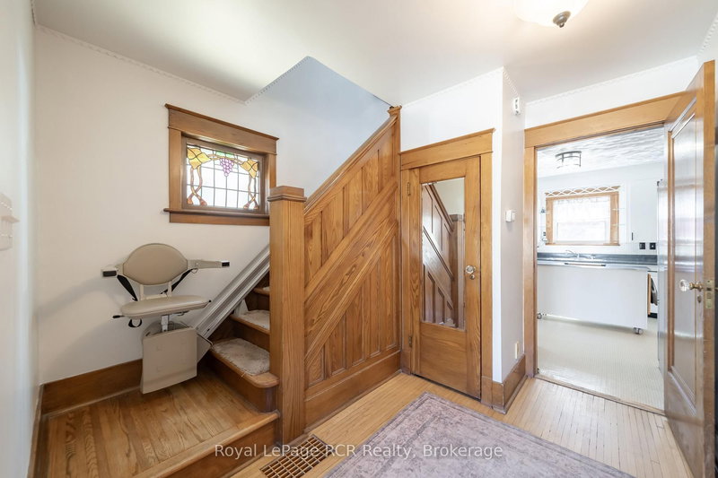 429 Lambton St W, West Grey, N0G 1R0 | Image 2