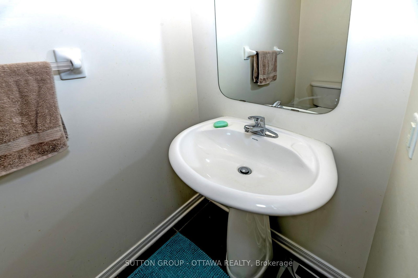 Townhouse for sale at 110 Chartley Private, Ottawa, Ontario, K1V 2J6 - Ridgemont - MLS: X12933678