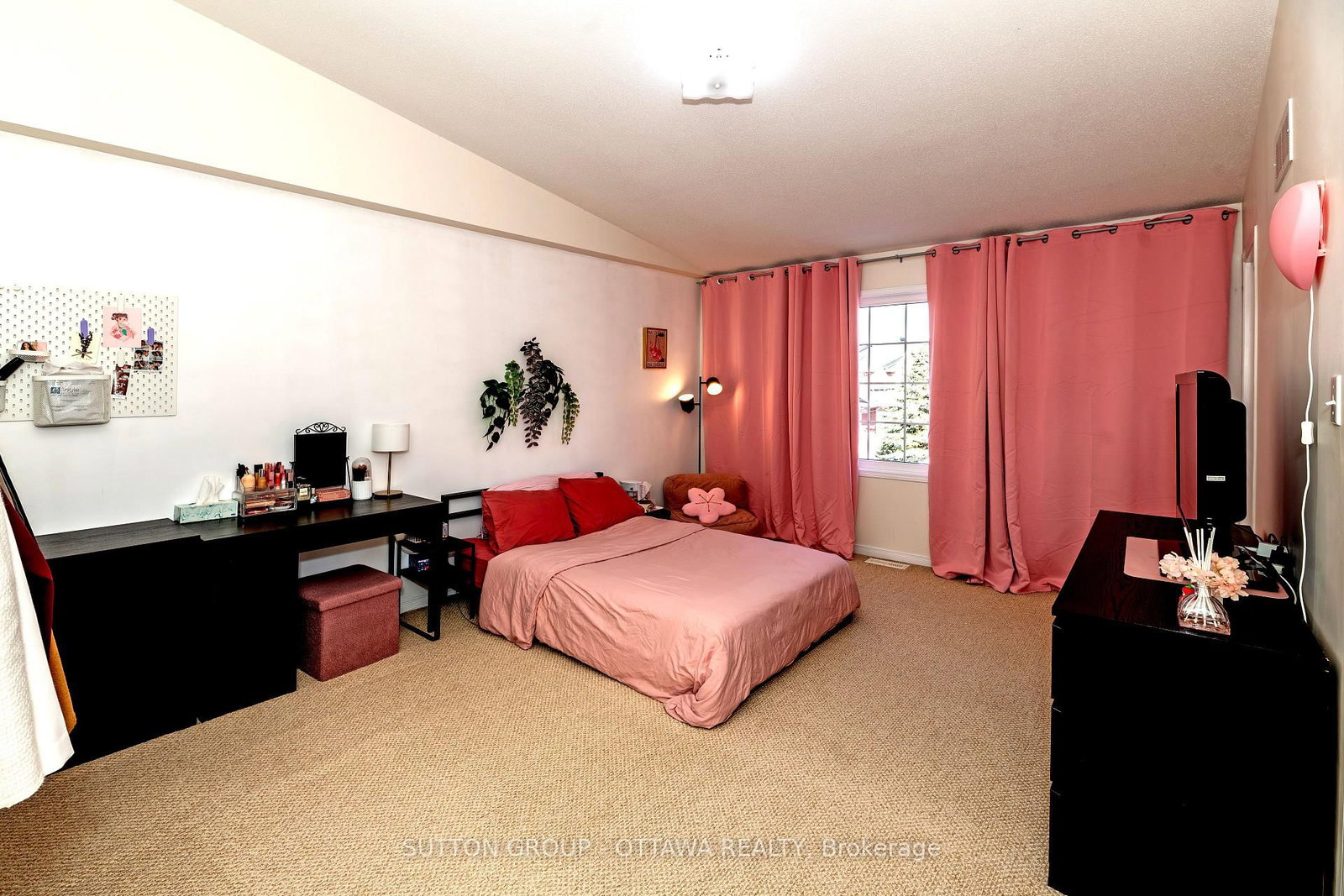 Townhouse for sale at 110 Chartley Private, Ottawa, Ontario, K1V 2J6 - Ridgemont - MLS: X12933678