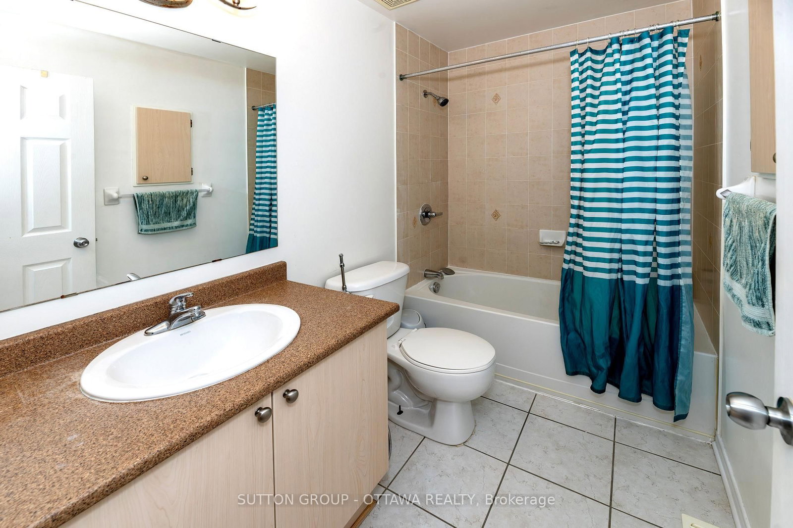 Townhouse for sale at 110 Chartley Private, Ottawa, Ontario, K1V 2J6 - Ridgemont - MLS: X12933678