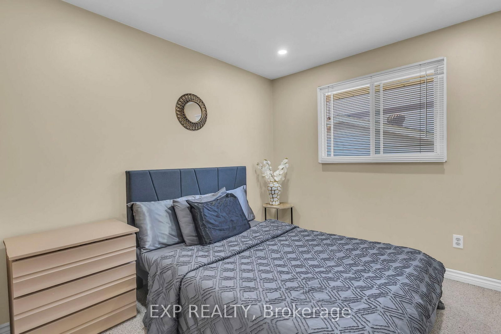 Detached House for sale at 146 Bechtel Drive, Kitchener, Ontario, N2P 1S3 - MLS: X12933786