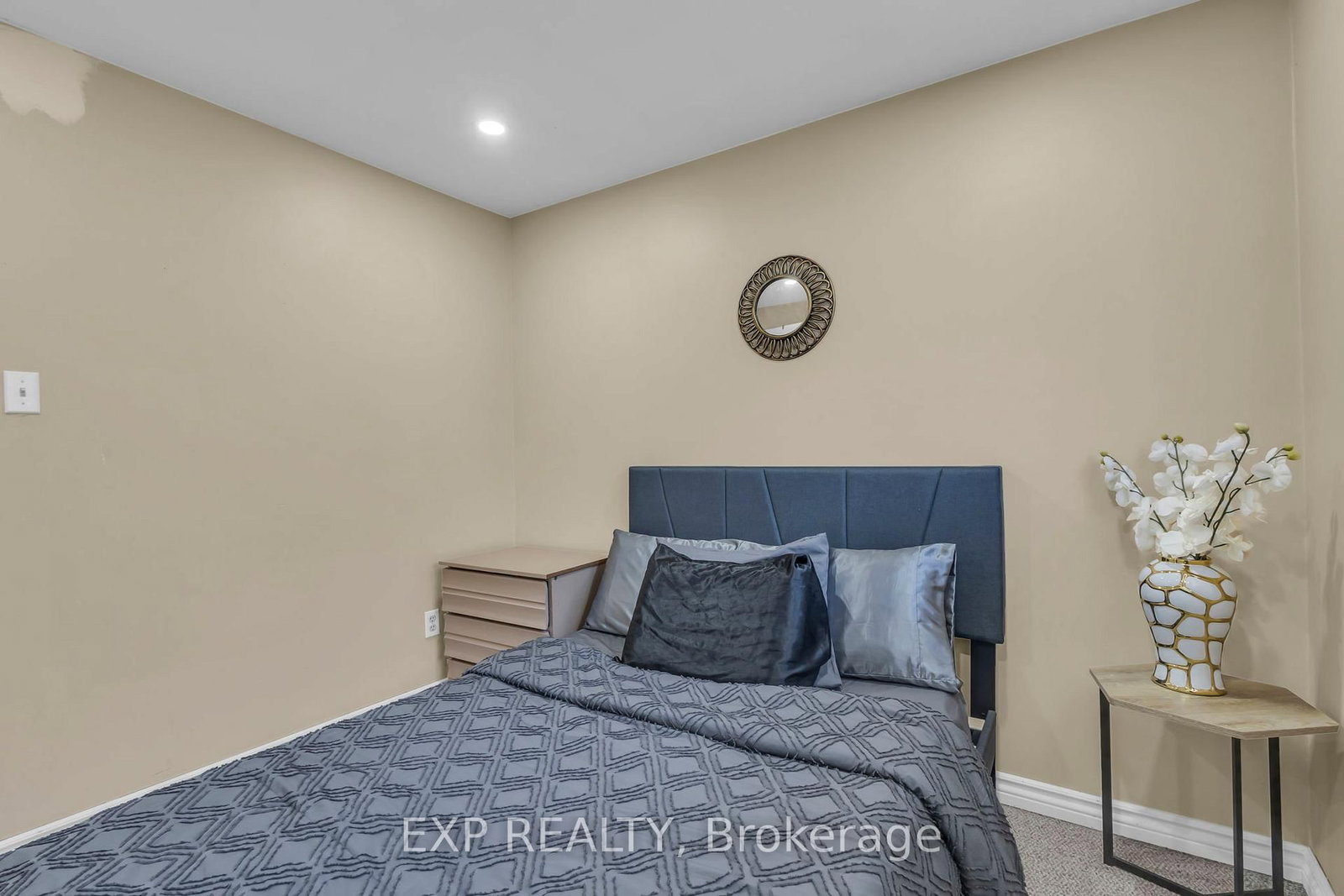 Detached House for sale at 146 Bechtel Drive, Kitchener, Ontario, N2P 1S3 - MLS: X12933786