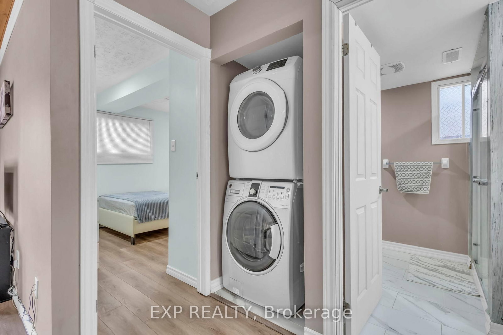 Detached House for sale at 146 Bechtel Drive, Kitchener, Ontario, N2P 1S3 - MLS: X12933786