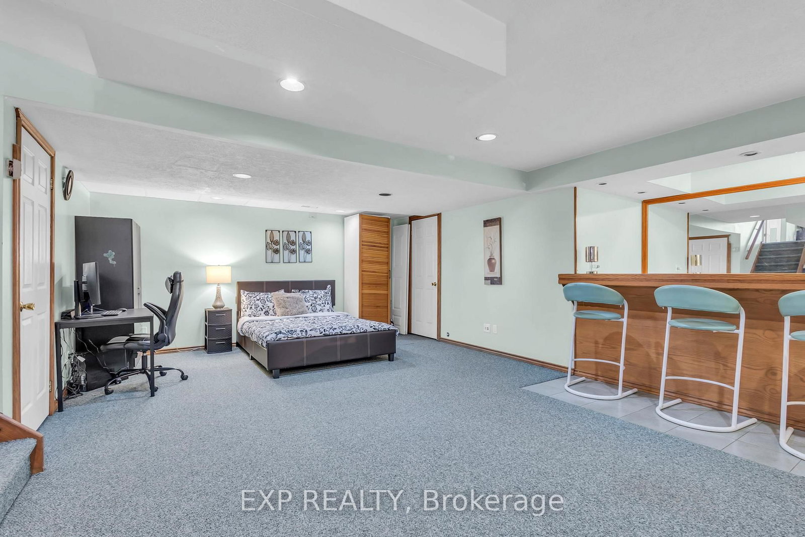 Detached House for sale at 146 Bechtel Drive, Kitchener, Ontario, N2P 1S3 - MLS: X12933786