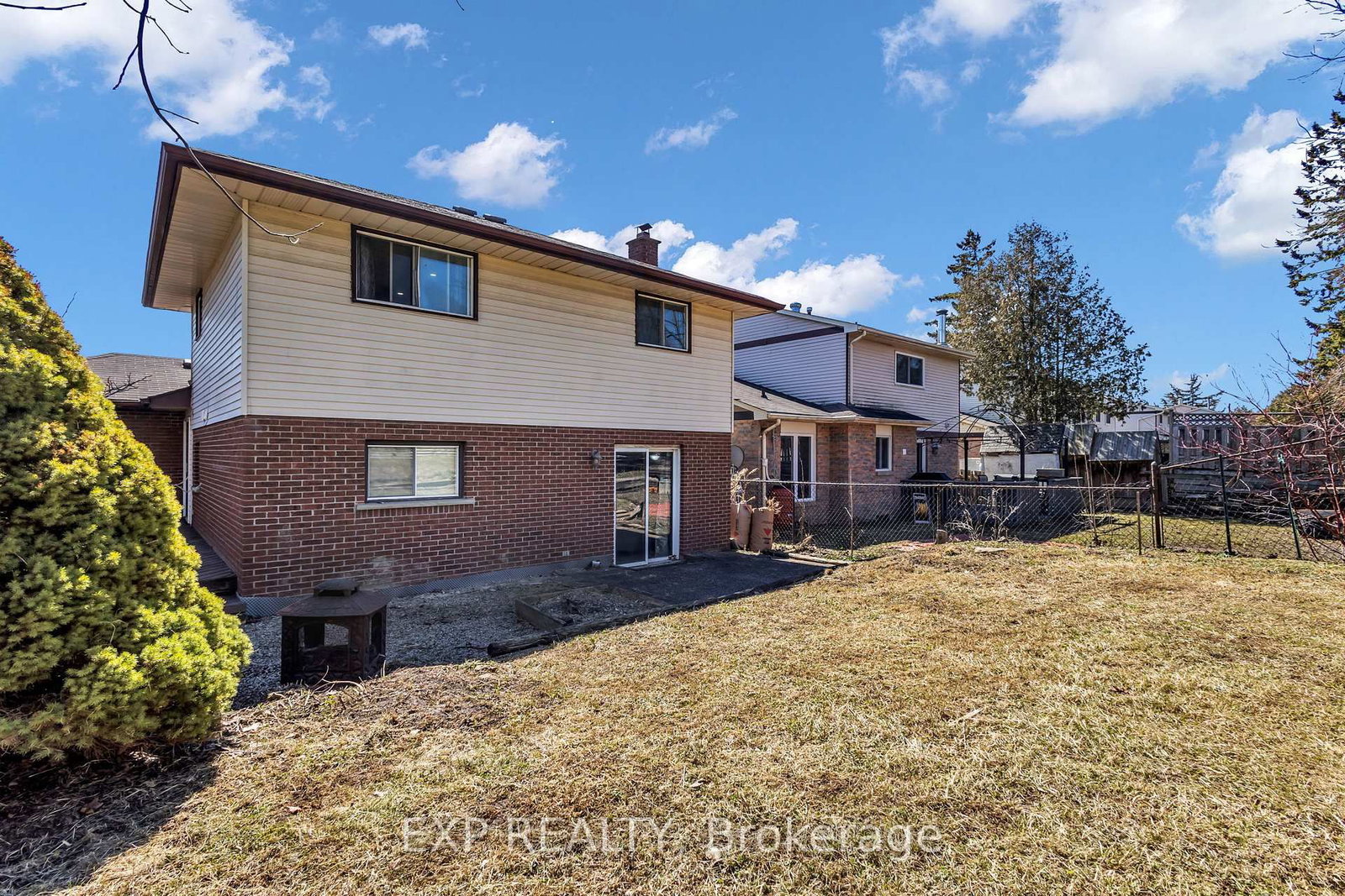 Detached House for sale at 146 Bechtel Drive, Kitchener, Ontario, N2P 1S3 - MLS: X12933786