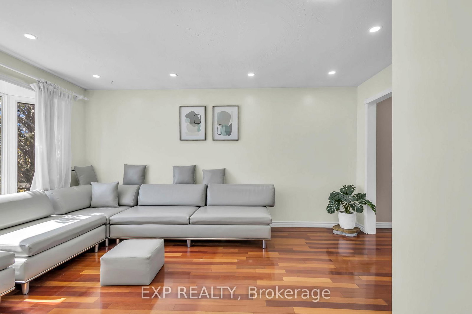 Detached House for sale at 146 Bechtel Drive, Kitchener, Ontario, N2P 1S3 - MLS: X12933786