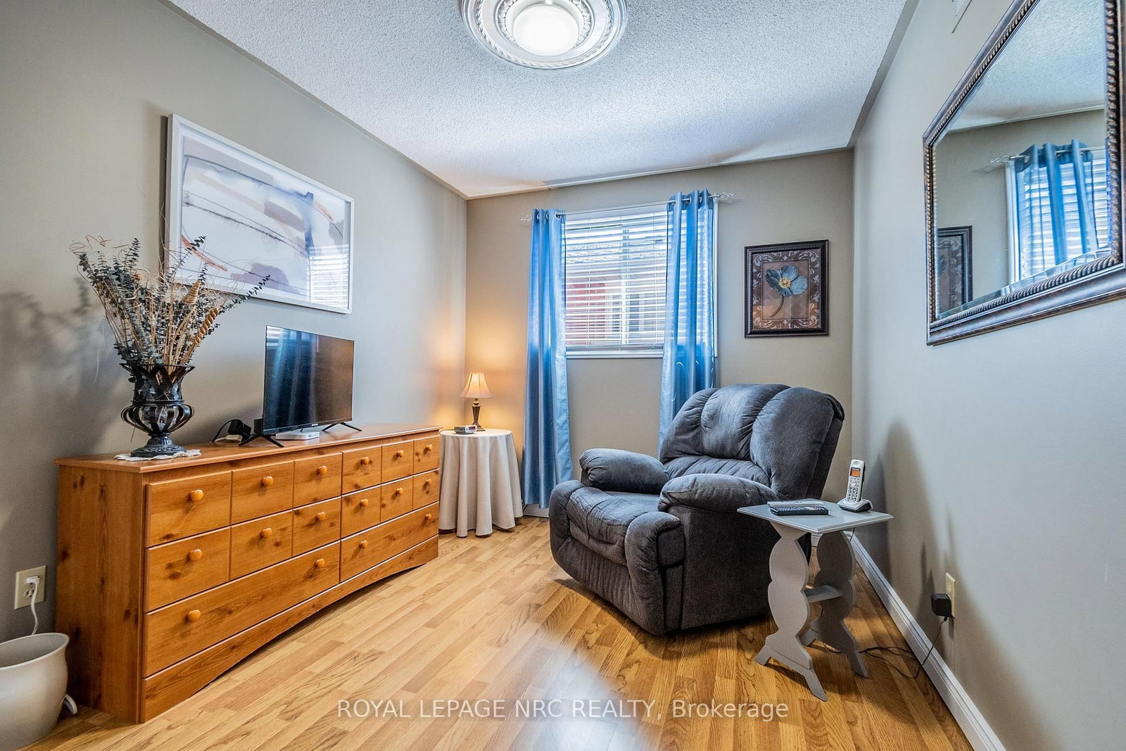 Detached House for sale at 31 Rollins Drive, Welland, Ontario, L3C 6Z8 - N. Welland - MLS: X12933808