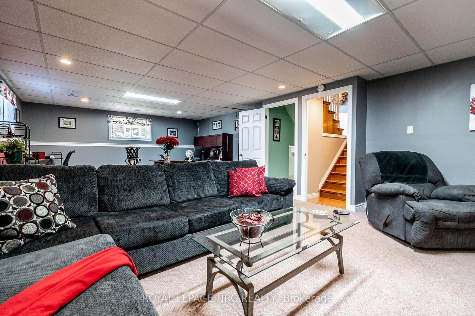 Detached House for sale at 31 Rollins Drive, Welland, Ontario, L3C 6Z8 - N. Welland - MLS: X12933808