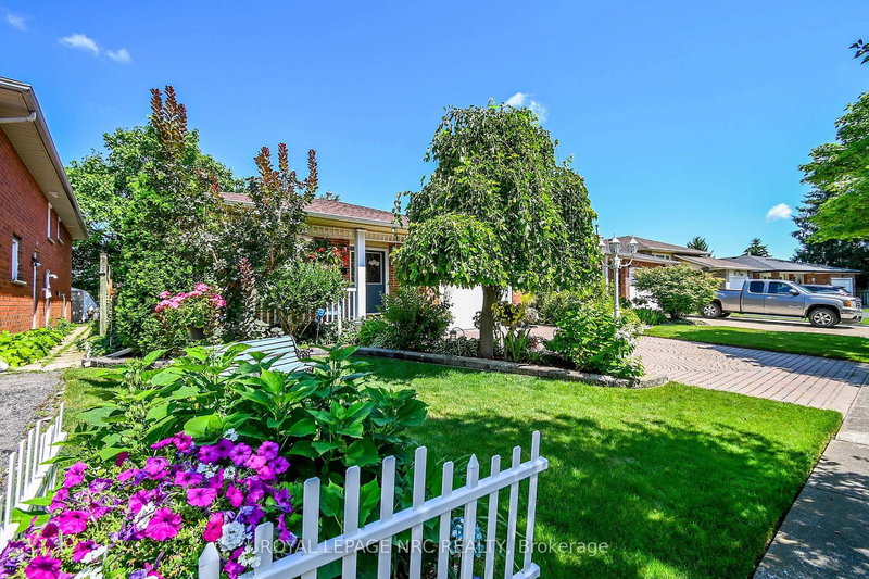 31 Rollins Dr, Welland, L3C 6Z8 | Image 3