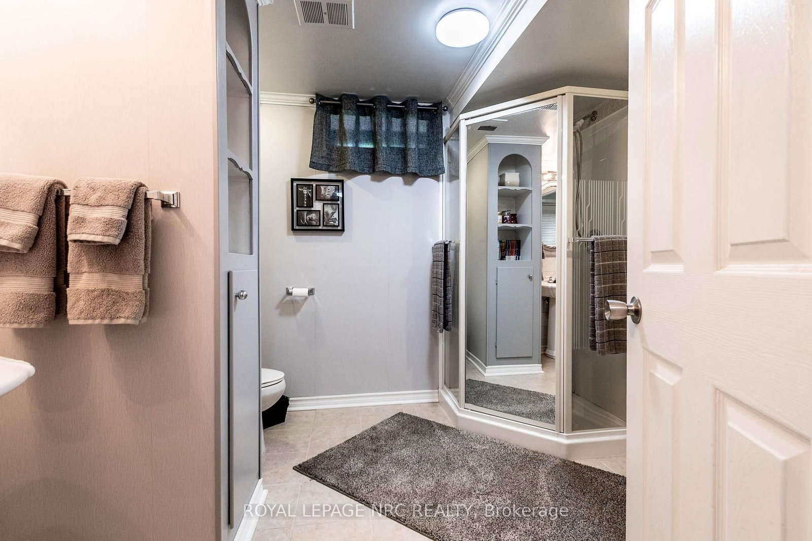 Detached House for sale at 31 Rollins Drive, Welland, Ontario, L3C 6Z8 - N. Welland - MLS: X12933808