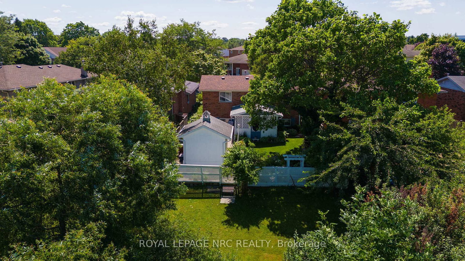 Detached House for sale at 31 Rollins Drive, Welland, Ontario, L3C 6Z8 - N. Welland - MLS: X12933808