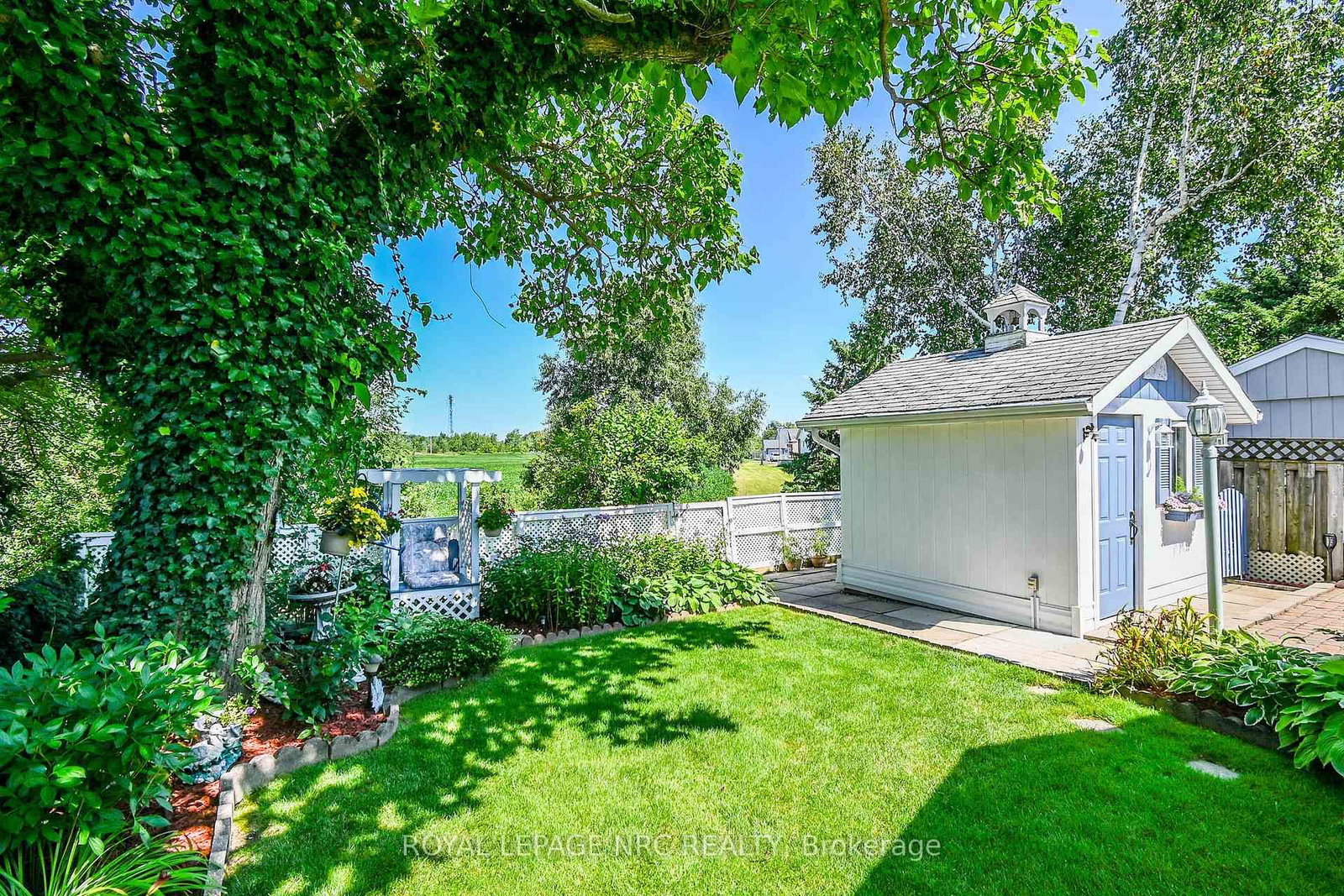 Detached House for sale at 31 Rollins Drive, Welland, Ontario, L3C 6Z8 - N. Welland - MLS: X12933808