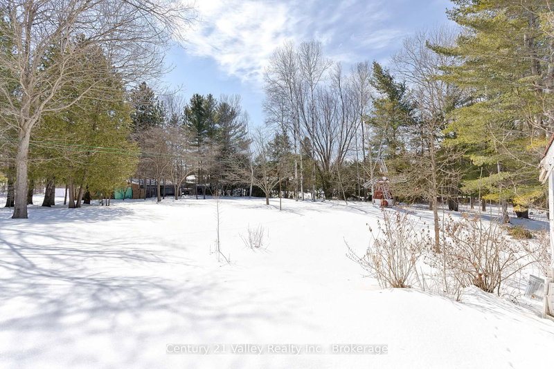 775 Pinegrove Cres, Petawawa, K8A 7E3 | Image 3
