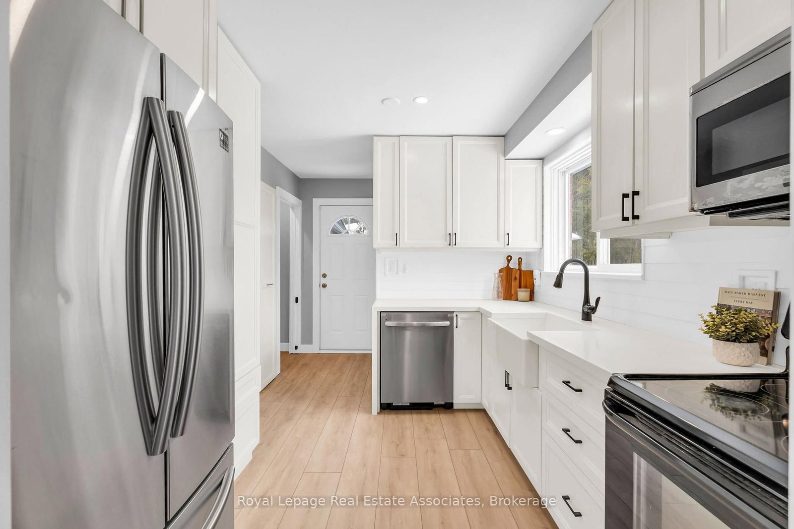 Detached House for sale at 112 Susan Street, Shelburne, Ontario, L9V 2W7 - Shelburne - MLS: X12934042