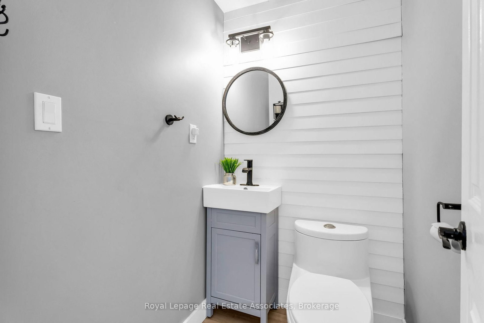 Detached House for sale at 112 Susan Street, Shelburne, Ontario, L9V 2W7 - Shelburne - MLS: X12934042