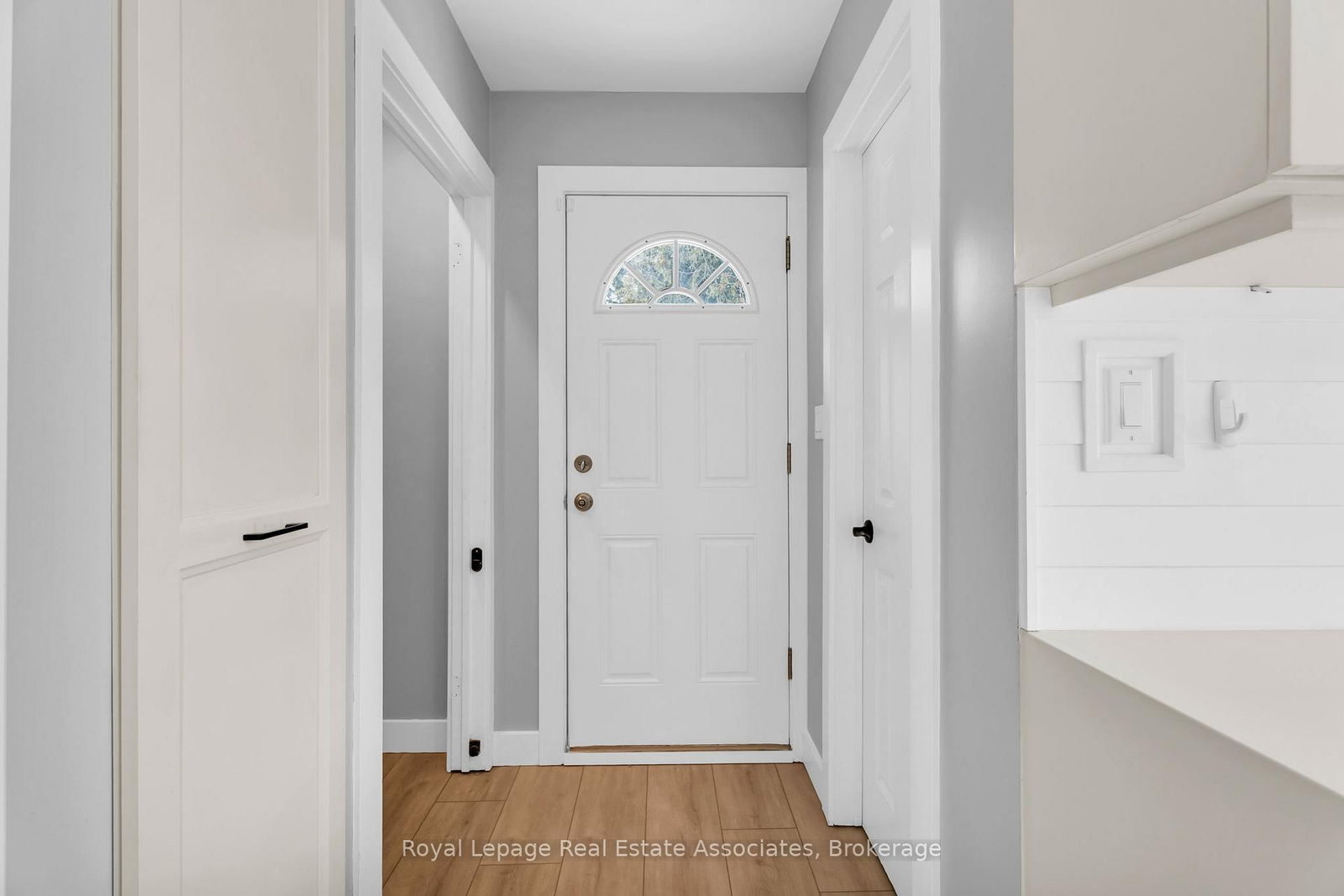 Detached House for sale at 112 Susan Street, Shelburne, Ontario, L9V 2W7 - Shelburne - MLS: X12934042