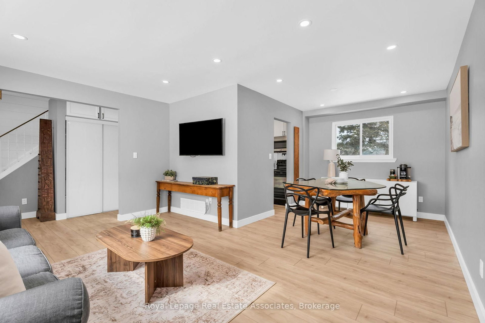 Detached House for sale at 112 Susan Street, Shelburne, Ontario, L9V 2W7 - Shelburne - MLS: X12934042