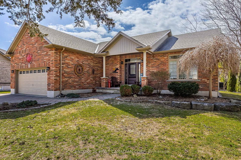 10159 Meadowlilly Cres, Lambton Shores, N0M 1T0 | Image 3