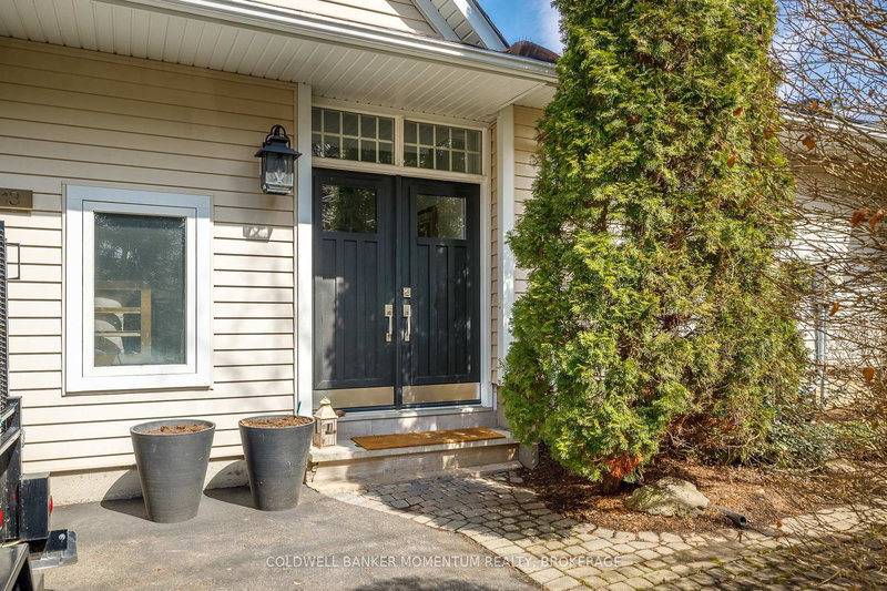 113 Centre St, Niagara-on-the-Lake, L0S 1J0 | Image 2