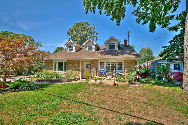 home for sale on 10572 Lakeshore Road